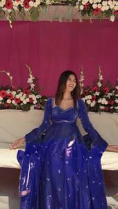 Robe Anarkali bleue brodée avec dupatta, robe de mariage ethnique pour femmes, vêtements d'Inde et du Pakistan - Product Image 3