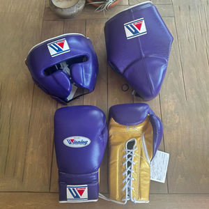 ชุดฝึกซ้อมมวยขายส่งยอดนิยม คุณภาพสูง หนังแท้ ชุดมวยสั่งทำพิเศษ ออกแบบ OEM โลโก้สั่งทำได้ สวมใส่สบาย - Product Image 1