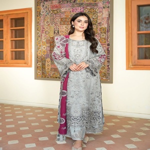 Ropa de Mujer _ 2026 Traje Elegante de Fiesta para Mujer 100% Bordado con Mangas Largas y Estampado Floral, Traje de Diseñador - Product Image 1