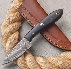 Couteau à lame fixe en acier Damas fait main, fourreau de transport vertical, manche en Micarta, pour la chasse et le camping, OEM Nordic Forge - Product Image 1
