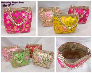 Élégante pochette potli florale rose artisanale, conçue pour ajouter une touche royale aux mariages, festivals et célébrations spéciales. - Product Image 2