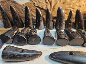 กระดุมหัวแบนแบบกดทำมือ ขัดเงา ลายสัตว์ ดีไซน์ไม่ซ้ำใคร น้ำหนักเบา ทำจากเขาควายธรรมชาติ สำหรับเสื้อผ้า - Product Image 4