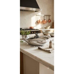 Ensemble de 4 casseroles Ruffoni en cuivre martelé de qualité supérieure avec couvercle décoré de papillons dorés, durables pour cuisinières à gaz et à induction - Product Image 2