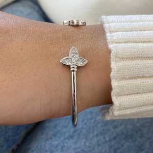 กำไลข้อมือเพชรทรงลูกแพร์ 1.2 กะรัต เพชรสร้างในห้องปฏิบัติการ ทองคำแท้ 14K สีโรสโกลด์ E VS1 รับรองโดย IGI ขนาด 7 ซม. ตัวล็อกแบบก้ามกุ้ง ดีไซน์หรูหรา - Product Image 3