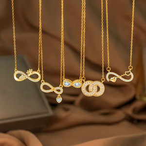 Collier avec chiffres dorés pour la Saint-Valentin, au design élégant, parfait pour offrir en cadeau - Product Image 1