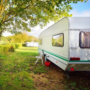 Caravane de luxe en acier, nouvelle, capacité de charge de 1500 kg, pour le camping et les voyages, maison mobile confortable, design moderne et tendance - Product Image 4