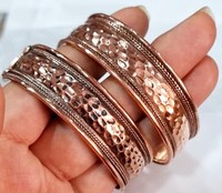 Juego de Pulseras y Anillo de Corazón de Aleación de Cobre con Mantra Religioso Asthamangal - Joyería Romántica Unisex Hecha a Mano con Engaste de Canal