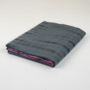 Tissu en coton noir et rose tie-dye fait main, doux, respirant et imprimé, idéal pour la couture, les robes, la décoration intérieure et le bricolage - Product Image 1