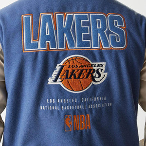 แจ็คเก็ตบาสเก็ตบอลลำลองสไตล์ Letterman สำหรับขายส่ง พร้อมโลโก้สั่งทำพิเศษ แจ็คเก็ตวูลสำหรับผู้ชาย แจ็คเก็ตเบสบอล Varsity สำหรับผู้ชาย - Product Image 4