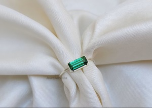 Baguette <b>Emerald</b> <b>Ring</b>, 925 Sterling <b>Silver</b>, Birthstone <b>Ring</b>, Anniversary Gift, Gold <b>Ring</b>, Minimalist <b>Ring</b>, Green Gemstone <b>ring</b> - Product Image 2