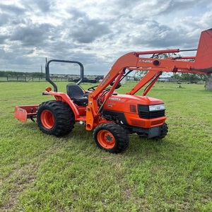 รถแทรกเตอร์ Kubota L2800 มีสินค้าพร้อมส่ง จัดส่งรวดเร็ว ซื้อเลย รับประกันคุณภาพพรีเมียม ราคาขายส่ง มีจำหน่าย รับออเดอร์วันนี้ - Product Image 1