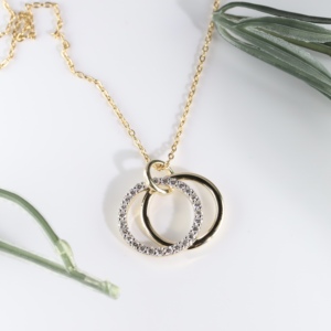 Pendentif de fête pour femme en or jaune d'élite avec diamant de laboratoire taille brillant, motif cercles entrelacés, double éternité classique, cadeau de mariage - Product Image 1