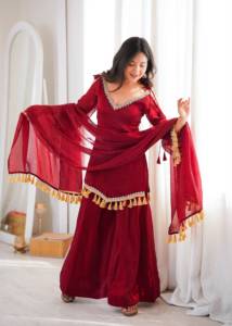 Ensemble prêt-à-porter entièrement cousu avec haut en tissu effet miroir et dentelle, pantalon palazzo et dupatta. - Product Image 4