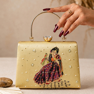 Pochette de soirée élégante brodée or Royal Rajasthani Muse pour femme, idéale pour les occasions festives - Product Image 1