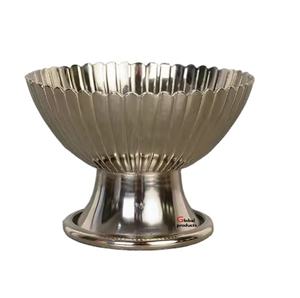 Tazón para servir de metal decorativo de mesa de acero inoxidable con acabado plateado de diseñador para restaurante y bar de hotel - Product Image 1