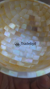 Cuenco Redondo Hecho a Mano con Incrustaciones de Madreperla de Primera Calidad, Decoración de Mesa de Lujo por Tradebyd - Product Image 6