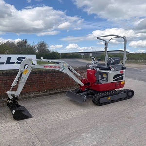 Mini-excavatrice Takeuchi conçue pour des travaux de précision, de terrassement, d'aménagement paysager, de préparations au sol et de projets de construction, efficace et performante. - Product Image 5
