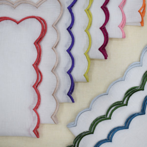 Serviette de table en lin de haute qualité avec bordure festonnée brodée, pour mariage, restaurant, hôtel, vente en gros - Product Image 1