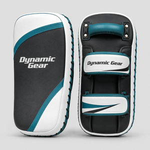 DYNAMIC GEARS Protège-poignets de boxe thaï en cuir PU courbé avec sangles réglables et fermeture auto-agrippante, emballage personnalisé, numérique - Product Image 6