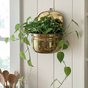 Macetero Metálico Decorativo para Patio y Jardín, Solución Atractiva para Exhibición de Plantas en Exteriores - Product Image 1