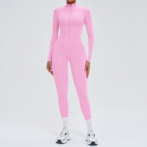 Ensemble de yoga 2 pièces blanc pour femme : Leggings sans couture taille haute avec effet froncé aux fesses et haut court à manches courtes avec dos découpé - Product Image 3