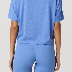 T-shirt imprimé pour femmes, tendance inspirée / Vêtement décontracté, couleur unie avec logo personnalisé, design oversize, T-shirt femme, mode avant-gardiste - Product Image 5