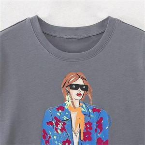 T-shirt gris à col rond pour femme avec imprimé floral, coupe ample, décontracté, à manches courtes, haut d'été - Product Image 3