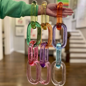 Chaînes décoratives en résine colorée au design moderne, logo personnalisable pour les tailles grandes et courtes - Product Image 1