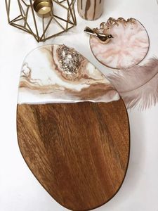 Planche à fromage en résine et bois de qualité supérieure pour des tables de brunch élégantes, des dîners, des événements de cocktails et des expériences culinaires gastronomiques - Product Image 3