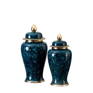 Pot à gingembre en métal émaillé vert foncé, pot de temple de luxe avec couvercle, urne décorative de table, vase, centre de table - Product Image 1