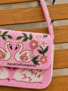 Sac à bandoulière de luxe fait main avec perles, motif cygne et floral, léger et résistant, accessoires tendance pour femme - Product Image 5