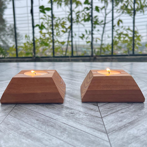 Porte-bougie en bois artisanal, forme carrée, bois naturel, décoration d'intérieur, support pour bougie tealight, porte-bougie rustique pour table - Product Image 4