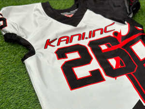 Uniforme de football américain premium 2026 pour jeunes, tissu léger, jersey et pantalon athlétiques anti-humidité, prix de gros - Product Image 2