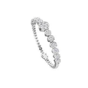 Bracelet Aarinya pour femme en or 9 carats avec diamants de laboratoire à sept pierres, motif floral en forme de rosette - Product Image 6
