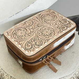 Boîte à bijoux en cuir de vachette véritable artisanale OEM ODM avec motif élégant de cartes, boîte organisatrice de bijoux parfaite pour le rangement - Product Image 4