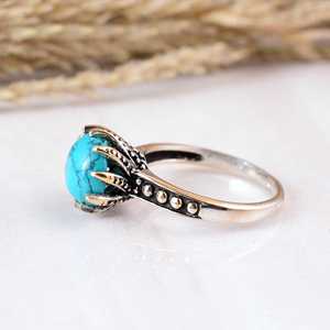 Bague de mariage artisanale en turquoise bleue sertie clos, en argent sterling 925, texture oxydée, bijou unisexe avec pierre précieuse - Product Image 3