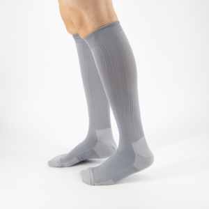 Chaussettes décontractées en nylon pour femmes, antibactériennes, respirantes, absorbant la transpiration, longueur genou, pour diabétiques, pour le sport et l'usage quotidien, couleur unie - Product Image 2