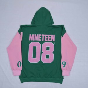 Sudaderas con capucha de manga larga para mujer, de calidad premium, con logotipo personalizado, fabricadas en negro con bordado chenille en la parte delantera y trasera. - Product Image 2