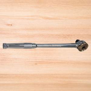 Manivela de trinquete reversible compacta de 1/2 pulgada y 90 dientes - Product Image 1