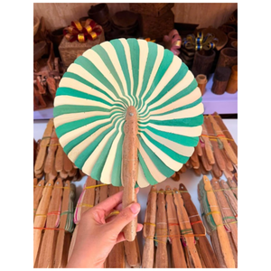 พัดมือทำจากมะพร้าวพรีเมียม งานฝีมือจากใบมะพร้าวธรรมชาติของเวียดนาม สำหรับตกแต่งในเทศกาล ขายส่งเพื่อการส่งออก - Product Image 3