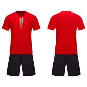 เสื้อฟุตบอลคอวีผู้ชายพร้อมกางเกงขาสั้นสีดำ พิมพ์ลายแบบซับลิเมชั่น ระบายเหงื่อได้ดี ทรงปกติ แขนสั้น ชุดกีฬา - Product Image 3