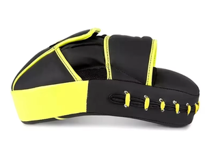 Guantes de Entrenamiento Focus Mitts al por Mayor para Clubes de Boxeo, Gimnasios, Centros de Fitness y Uso Deportivo, Guantes Focus Mitts Negros y Amarillos de PU Elástico - Product Image 3