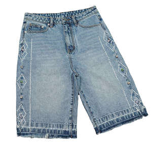 Shorts de mezclilla de cintura alta para hombre, lavado claro, pierna recta, con cuentas, estilo casual de verano, dobladillo deshilachado - Product Image 1
