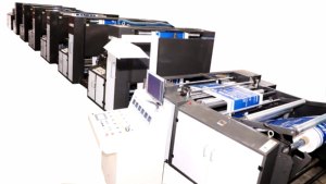 Machine d'impression de papier pour plateaux QSR, machine d'impression de papier peint grand format 1300HT, machine d'impression de sacs et de gobelets en papier - Product Image 2