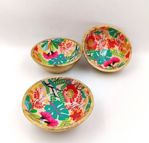 Bol de service en bois d'acacia au design premium avec motif imprimé en émail, bol à salade de qualité supérieure au meilleur prix - Product Image 1