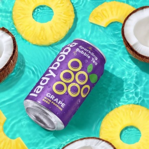 Boisson Lady Boba Sparkling Popping Boba au goût de raisin avec des bulles 310ml en canette - Product Image 1