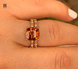 Anillo de Citrino de Corte Cojín de Lujo en Oro Rosa de 14K con Tallo Dividido y Gema Naranja, Conjunto de Anillos de Compromiso - Product Image 3