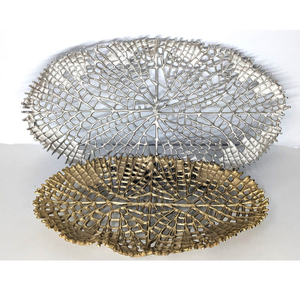 Bandeja de Servicio de Metal Pintado Ecológica, Diseño Artesanal, Apta para Lavavajillas, de Grado Comercial, para Hoteles, con Diseño Navideño - Product Image 6