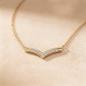 Collar con Colgante de Diamante Cultivado en Laboratorio, Corte Redondo, 0.053CT, Oro Amarillo de 9K, Diseño en Forma de V, para Mujer, Joyería Fina, Venta al Por Mayor, OEM - Product Image 6
