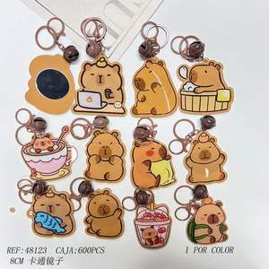 Porte-clés en peluche avec miroir rotatif 8cm, motif dessin animé - Product Image 1